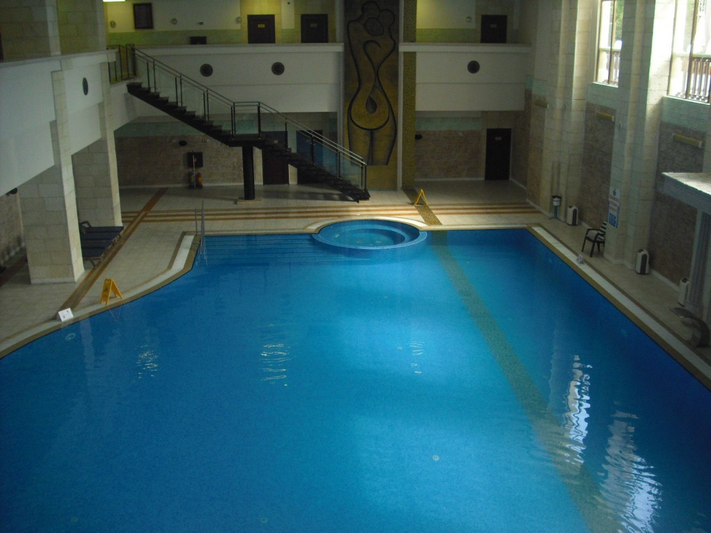 piscina-interioara2-hotel-melia-nisipurile-de-aur