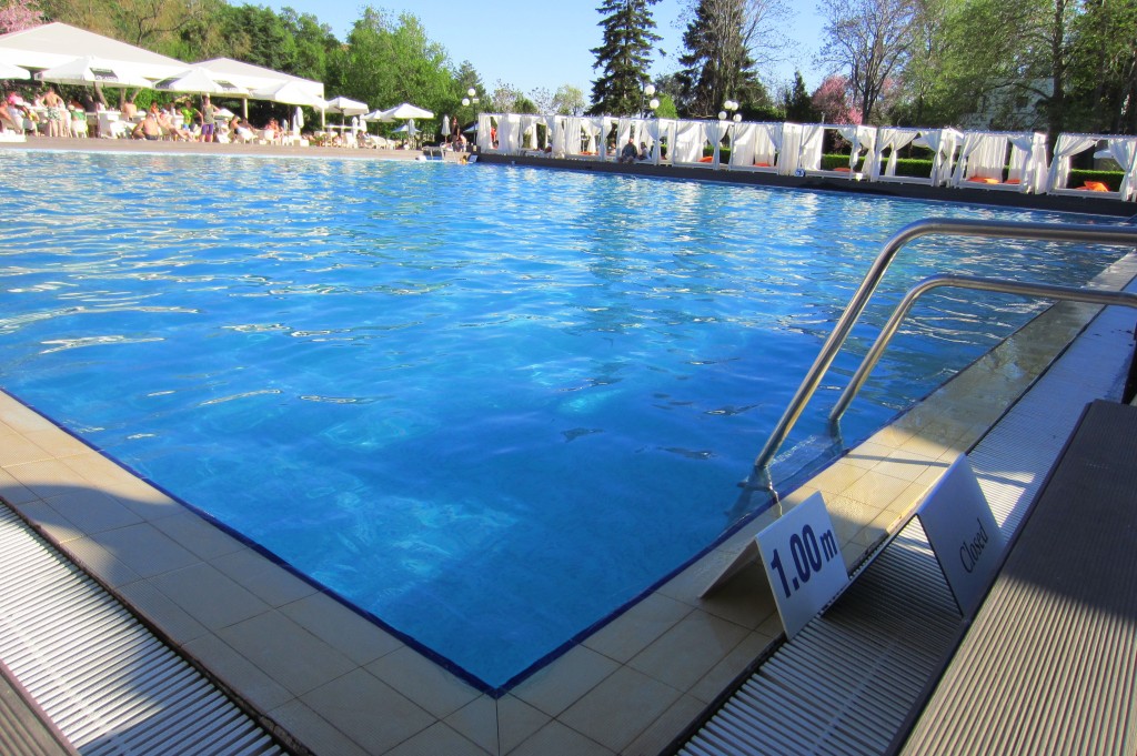 grand-hotel-varna-piscina-exterioara12