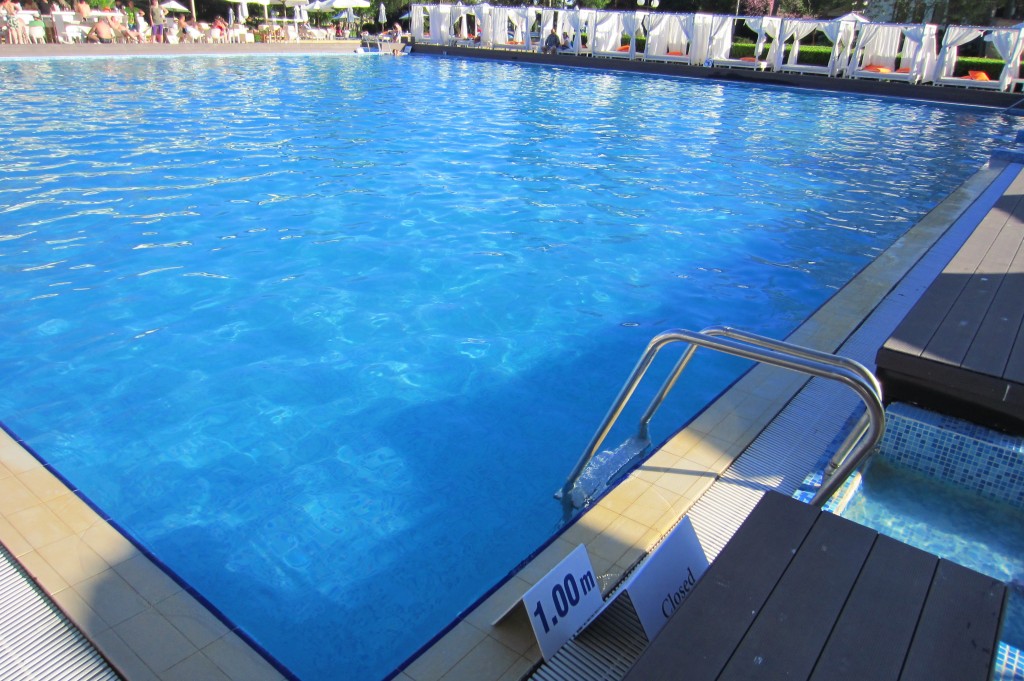 grand-hotel-varna-piscina-exterioara13