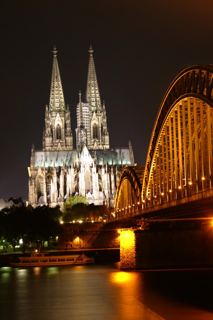 KÃ¶lner Dom mit RheinbrÃ¼cke