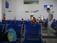 sala de asteptare aeroport heraklion